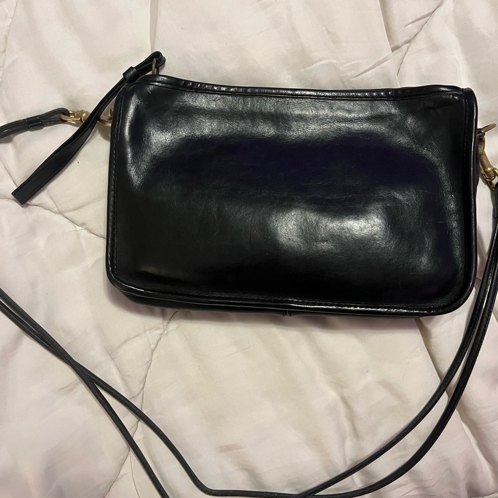 Vintage Coach Black Leather Crossbody Bag ✨ ⛓️‍💥 ✨ ♥️